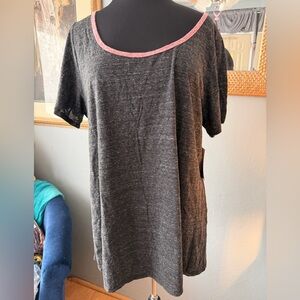 NWT!! ☑️💗 LuLaRoe Charcoal Tee with Pink Accent